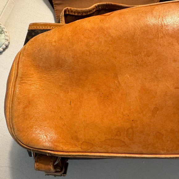 LOUIS VUITTON
Monogram Montsouris GM Backpack This is the authentic - Picture 7 of 16